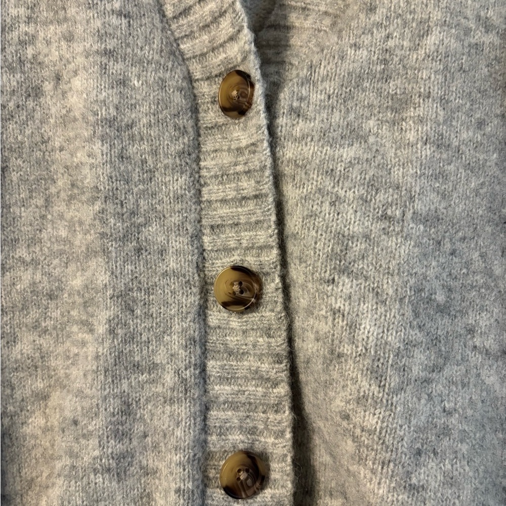 Old Navy Light Gray Women's Cardigan - Picture 3 of 4